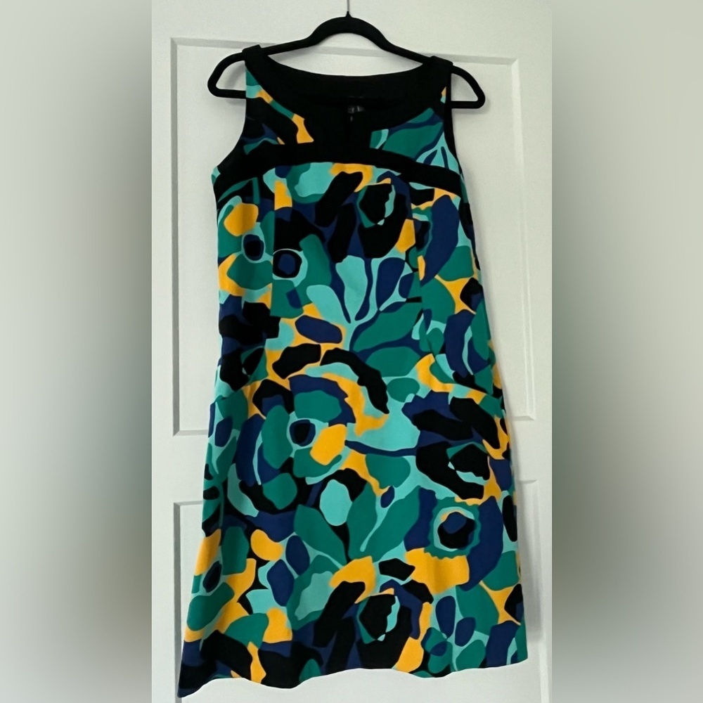 EUC Jax Sleeveless Mini Shift Dress in an Abstract Pattern with Pockets, Size 10